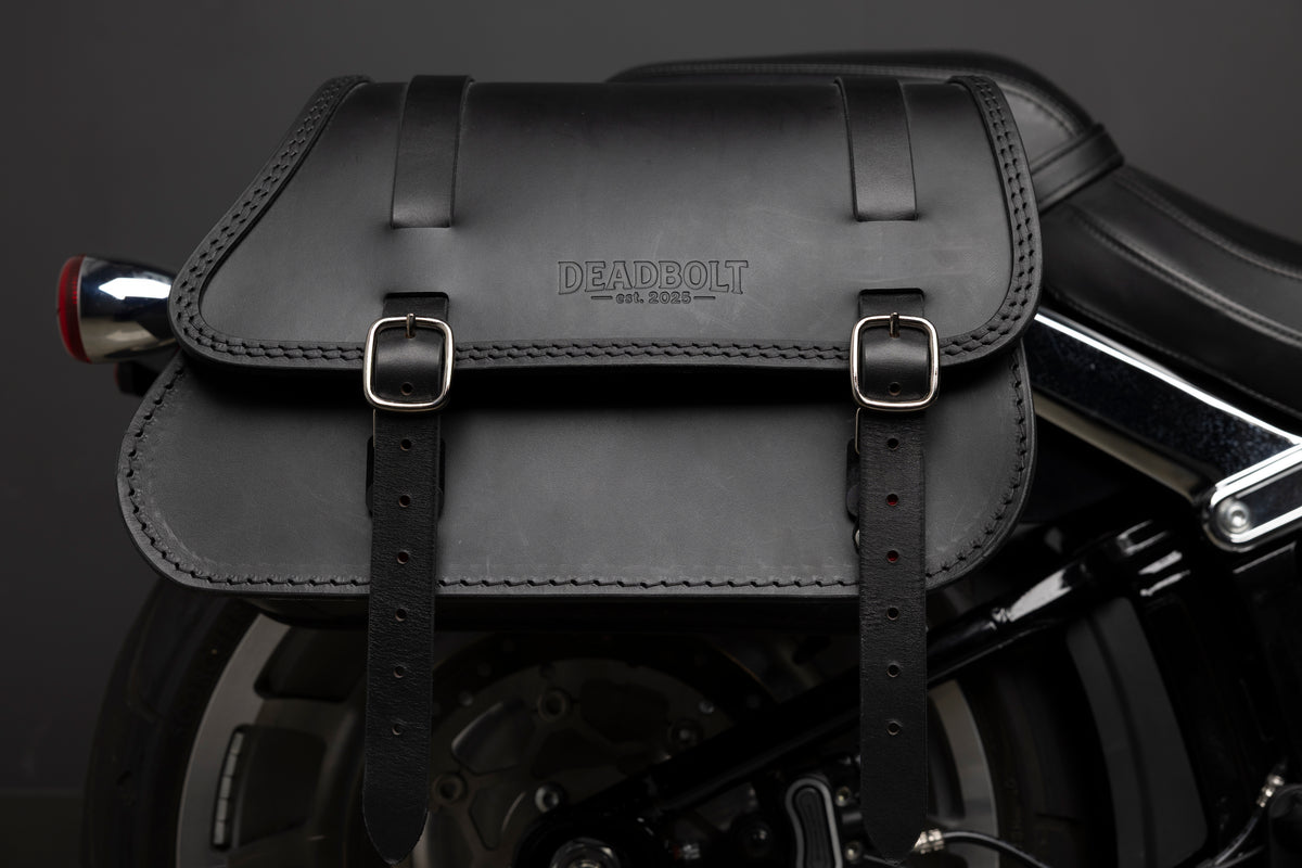 Laguna bag mounted on a cruiser, rear three-quarter view